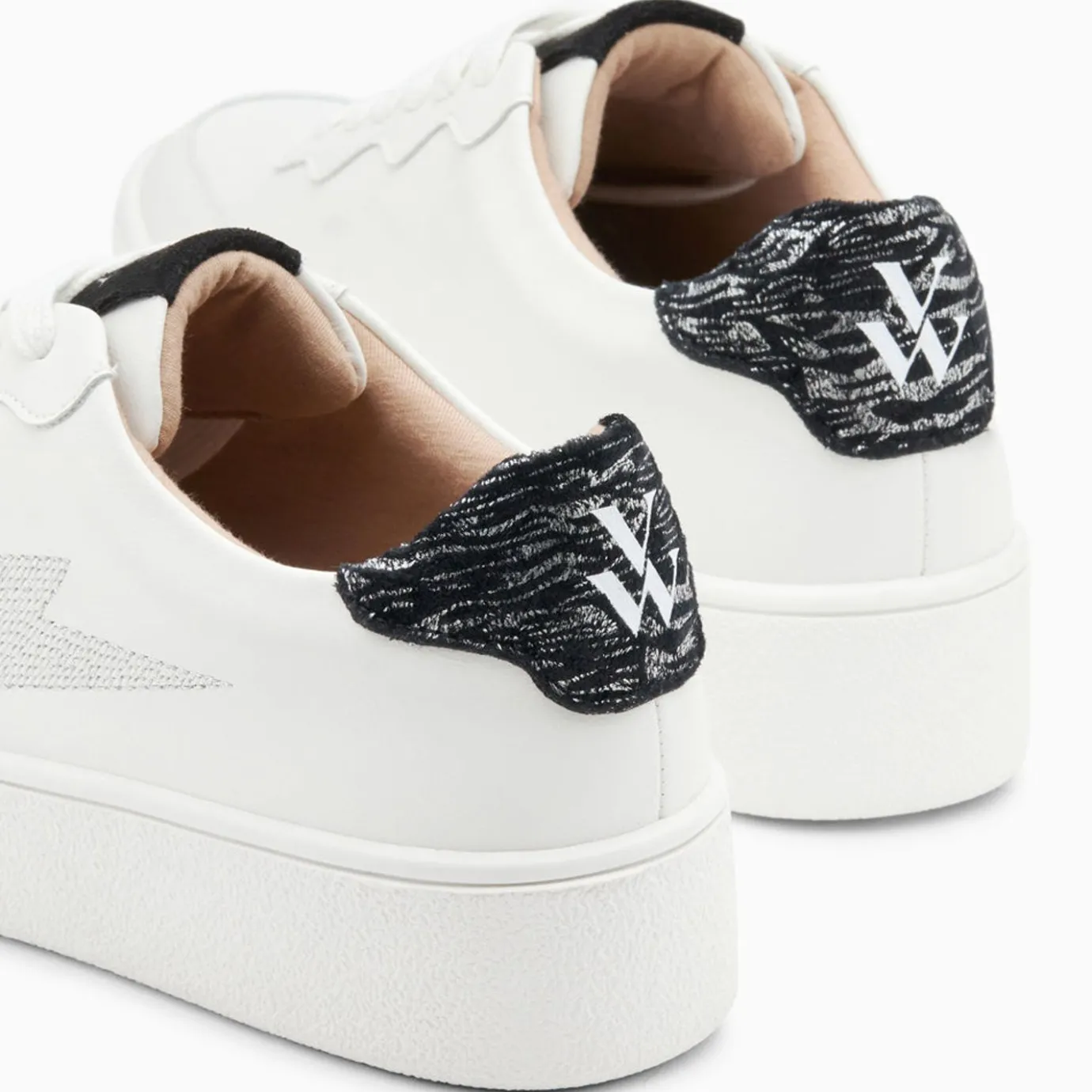 Vanessa Wu Sneakers | Baskets Eclair Carolane Blanc Et Noir Imprime Zebre A Lacets
