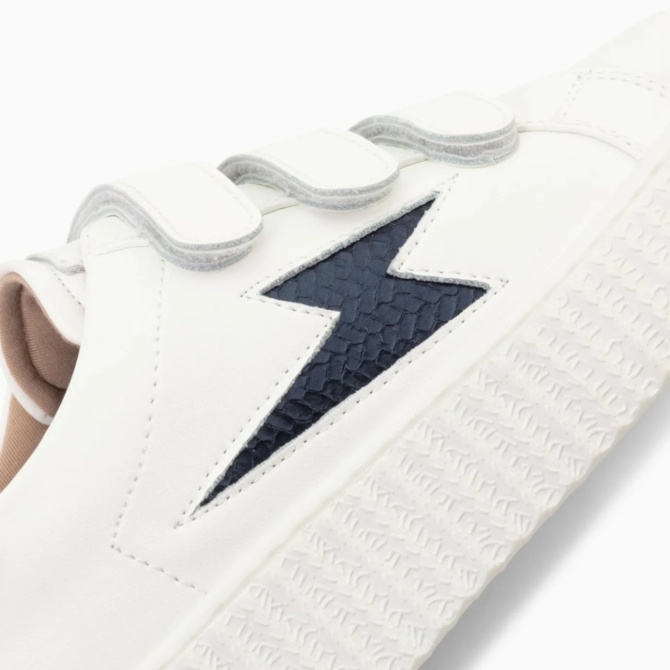Vanessa Wu Sneakers | Baskets Eclair Eva Blanc Et Bleu Marine Serpent A Scratchs