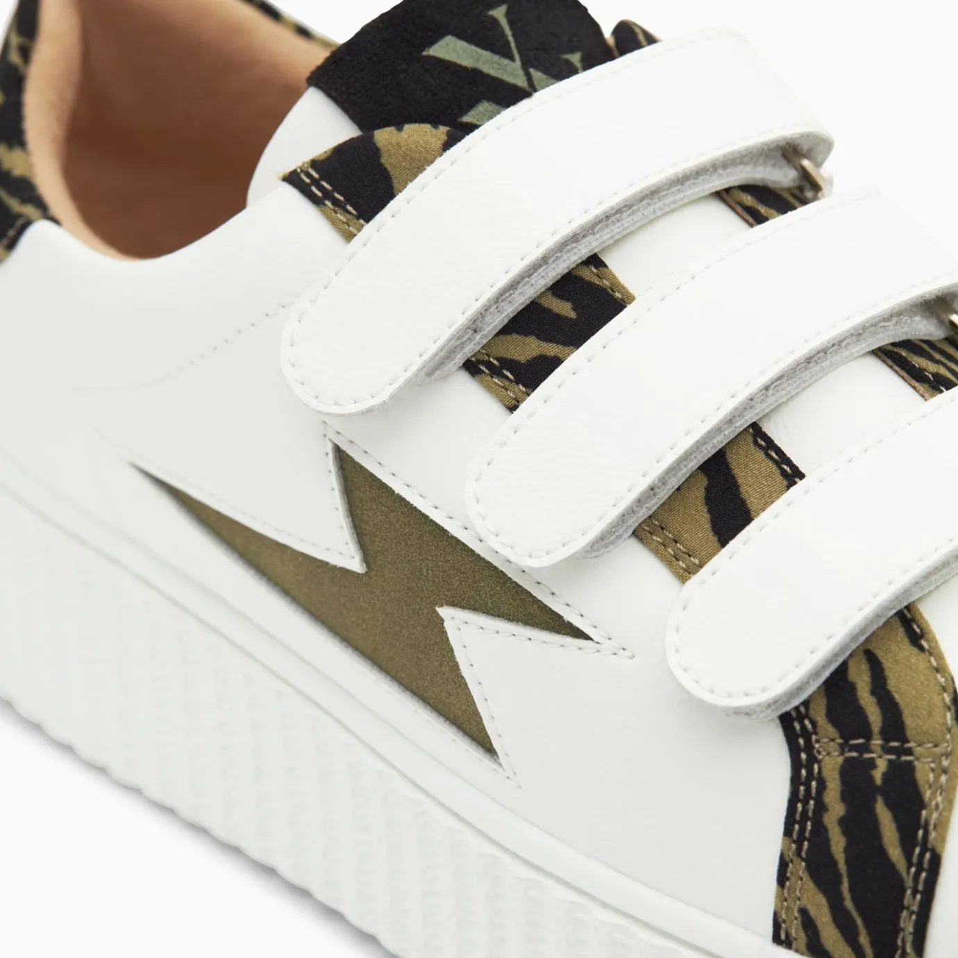 Vanessa Wu Sneakers | Baskets Eclair Ingrid Blanc Et Kaki Imprime Zebre A Scratchs