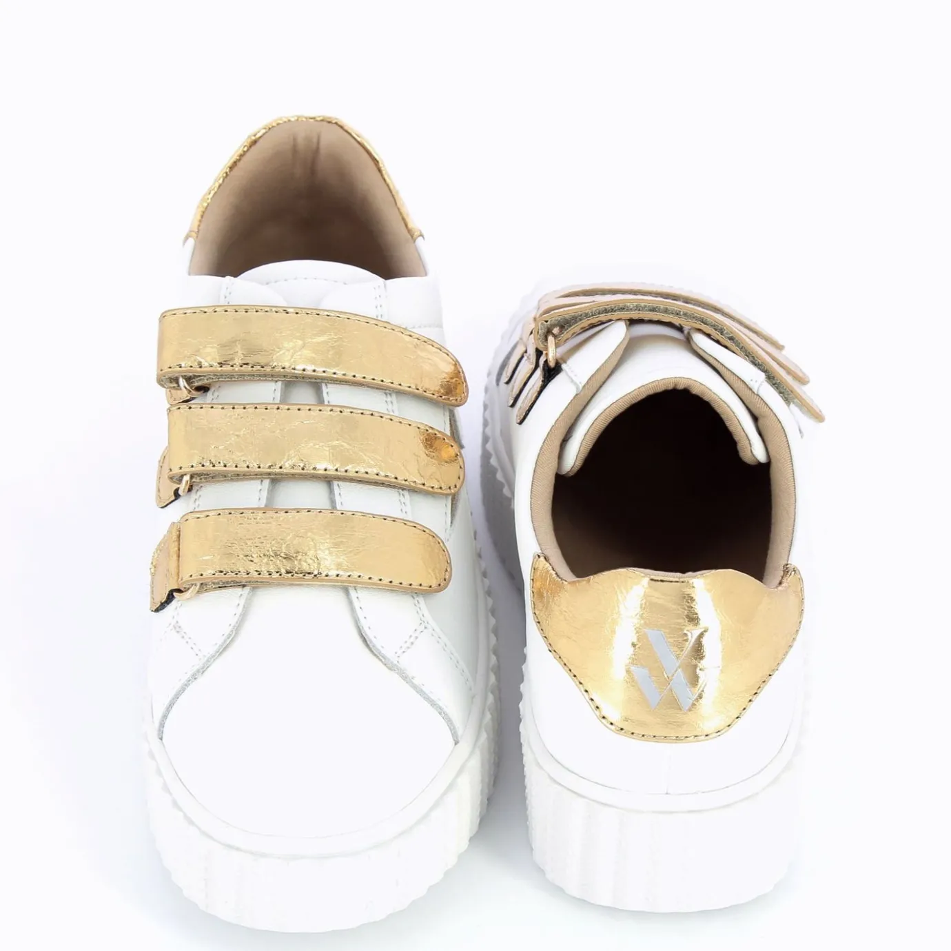 Vanessa Wu Sneakers | Baskets Eclair Jane Blanches En Cuir A Scratchs Or