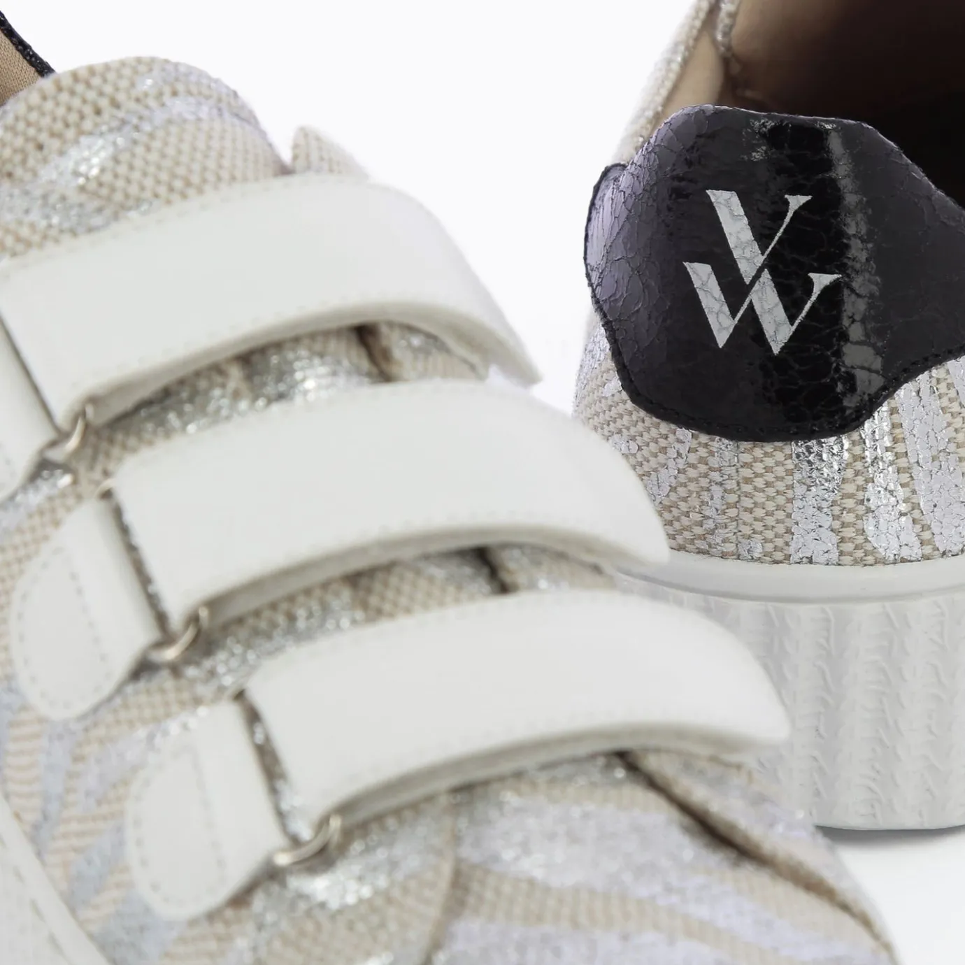 Vanessa Wu Sneakers | Baskets Eclair Lindsey Effet Toile De Jute Beige Et Argent