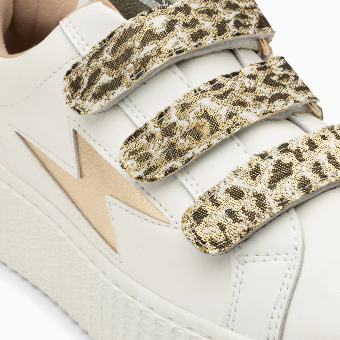 Vanessa Wu Sneakers | Baskets Eclair Lyanna Blanc Et Or A Scratchs Leopard Kaki