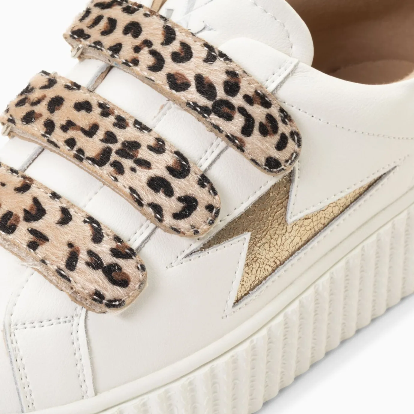 Vanessa Wu Sneakers | Baskets Eclair Maggie-Jane Blanc Et Or En Cuir A Scratchs Leopard