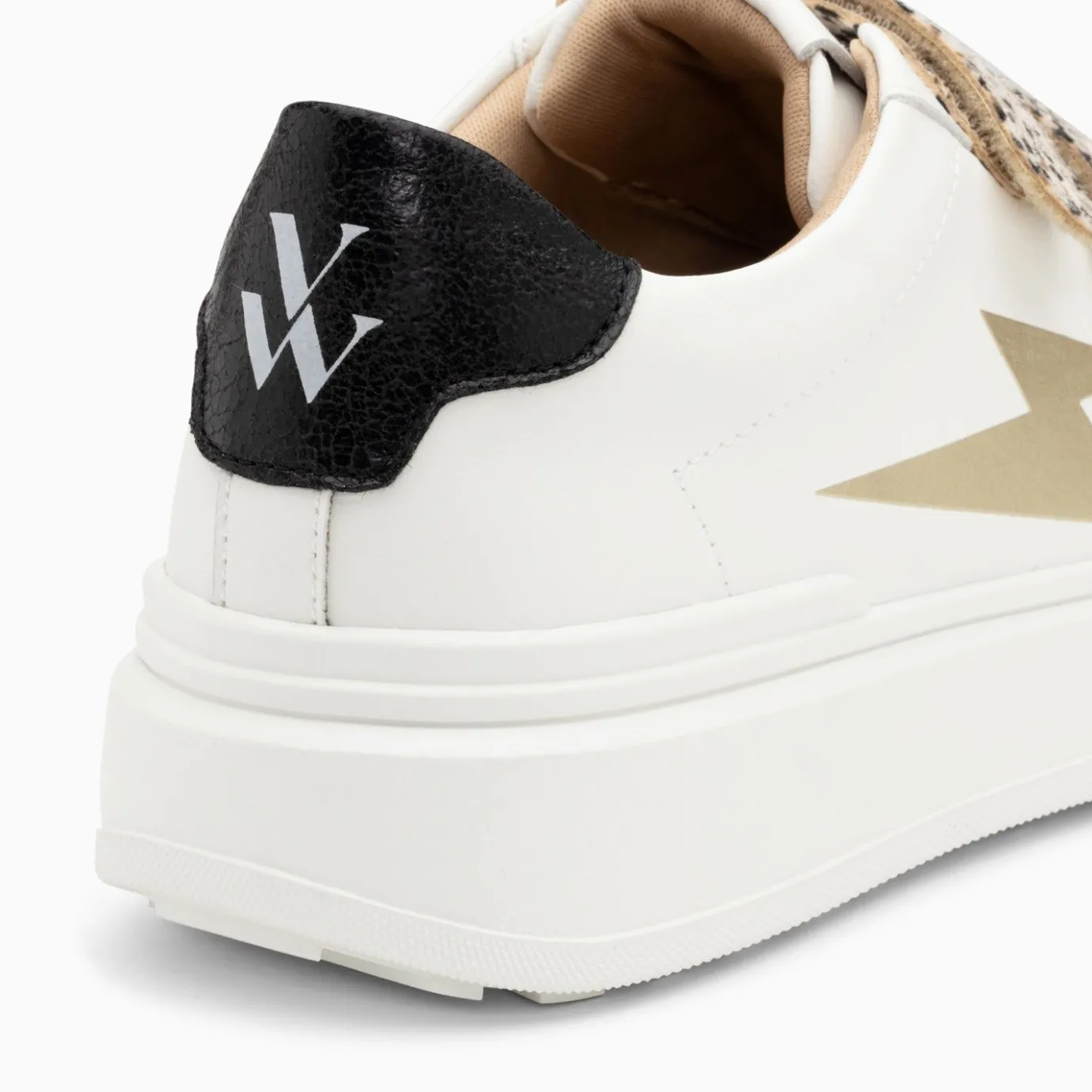 Vanessa Wu Sneakers | Baskets Eclair Salome Blanc Et Or A Scratchs Guepard