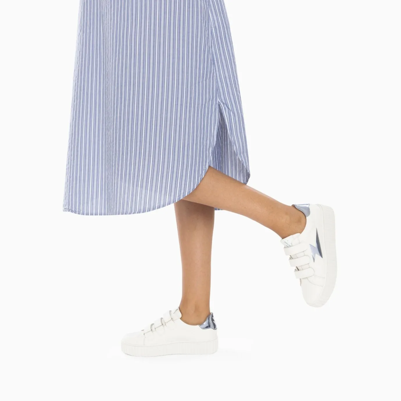 Vanessa Wu Sneakers | Baskets Eclair Willow Blanc Et Bleu Effet Miroir A Scratchs