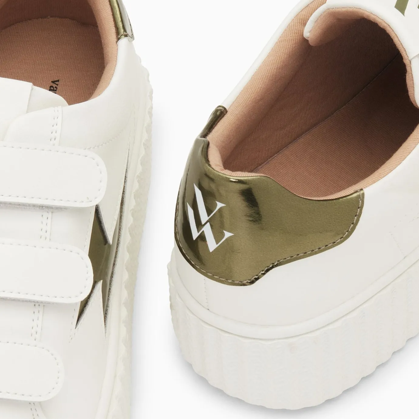 Vanessa Wu Sneakers | Baskets Eclair Willow Blanc Et Kaki Effet Miroir A Scratchs