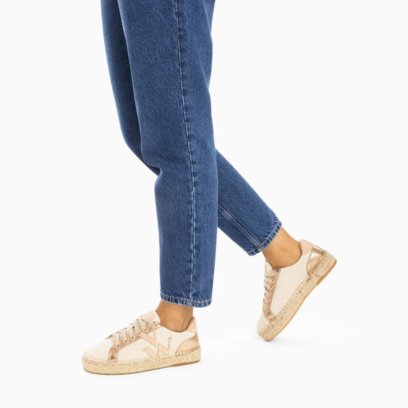 Vanessa Wu Sneakers | Baskets Monogramme Aurore Rose Et Rose Gold A Semelle Espadrille