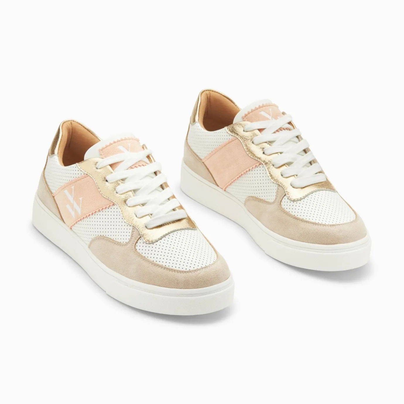 Vanessa Wu Sneakers | Baskets Monogramme Flavie Perforees Gris Et Rose A Lacets