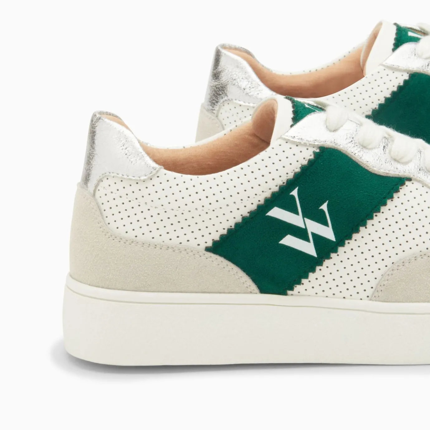 Vanessa Wu Sneakers | Baskets Monogramme Flavie Perforees Gris Et Vert A Lacets