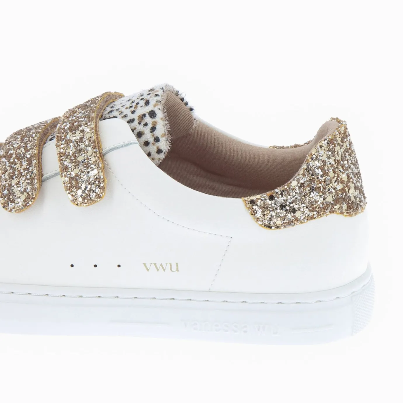 Vanessa Wu Sneakers | Baskets Nour Blanc Et Imprime Leopard A Scratchs Or