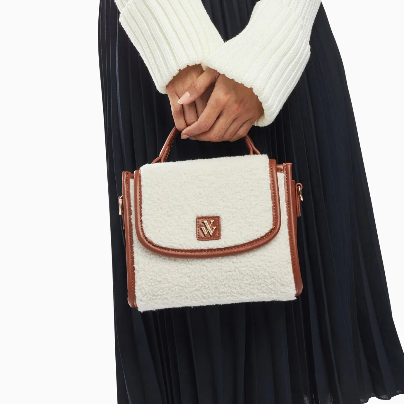 Vanessa Wu Sacs | Mini Sac A Main Victoria Ivoire Et Camel En Faux Shearling